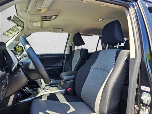 Used 2018 Toyota 4Runner SR5 AWD/4WD image 20