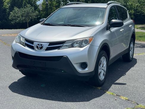 Used 2013 Toyota RAV4 LE AWD/4WD image 3