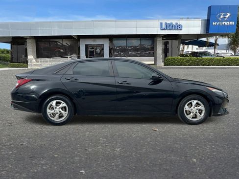 Used 2021 Hyundai Elantra SE image 8