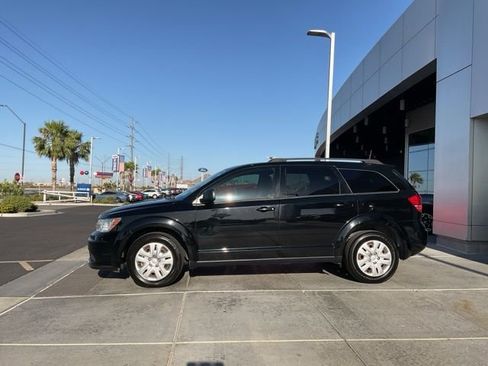 Used 2018 Dodge Journey SE w/ Popular Equipment Group FWD image 4
