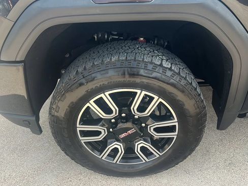 Used 2021 GMC Sierra 2500 AT4 w/ AT4 Premium Plus Package AWD/4WD image 19