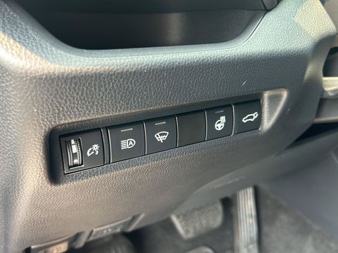 Used 2021 Toyota RAV4 XLE Premium AWD/4WD image 18