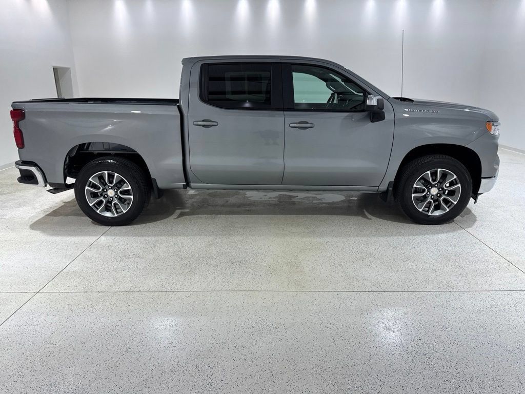 Used 2026 Chevrolet Silverado 1500 LT w/ Leather Package RWD image 6