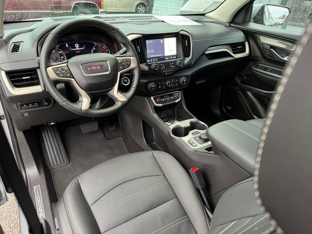 Used 2024 GMC Terrain Denali AWD/4WD image 10