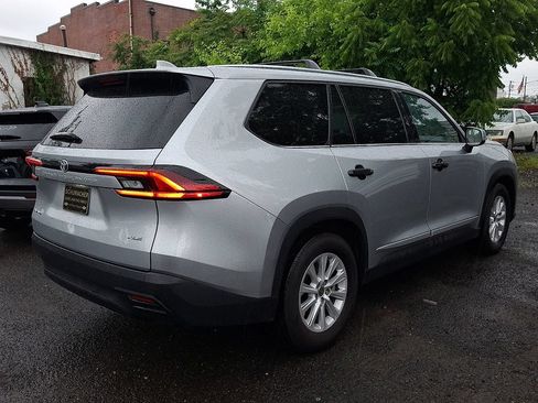 Used 2025 Toyota Grand Highlander AWD Hybrid image 8