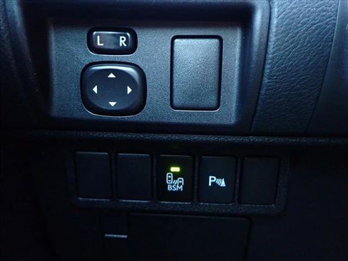 Used 2013 Lexus ES 300h Hybrid image 22