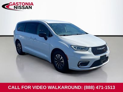 Used 2024 Chrysler Pacifica Limited