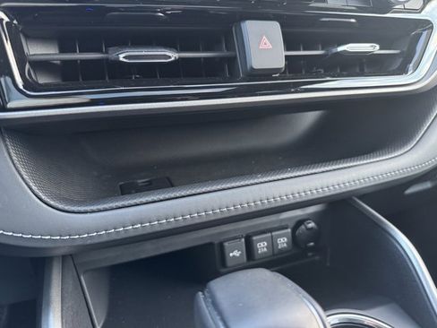 Certified 2021 Toyota Highlander XLE image 18