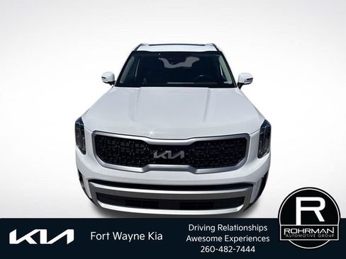 Certified 2024 Kia Telluride EX w/ EX Captain's Chair Package AWD/4WD image 11
