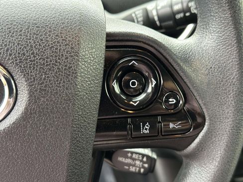 Used 2022 Toyota Prius LE image 13