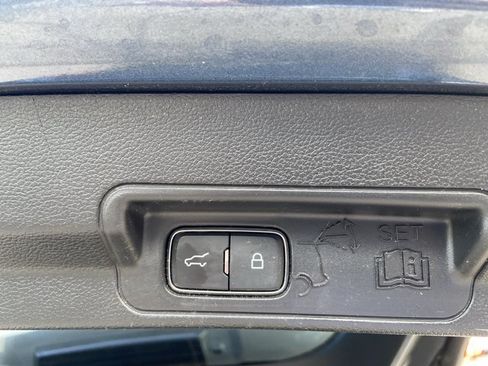 Used 2020 Ford Explorer XLT w/ Equipment Group 202A AWD/4WD image 52