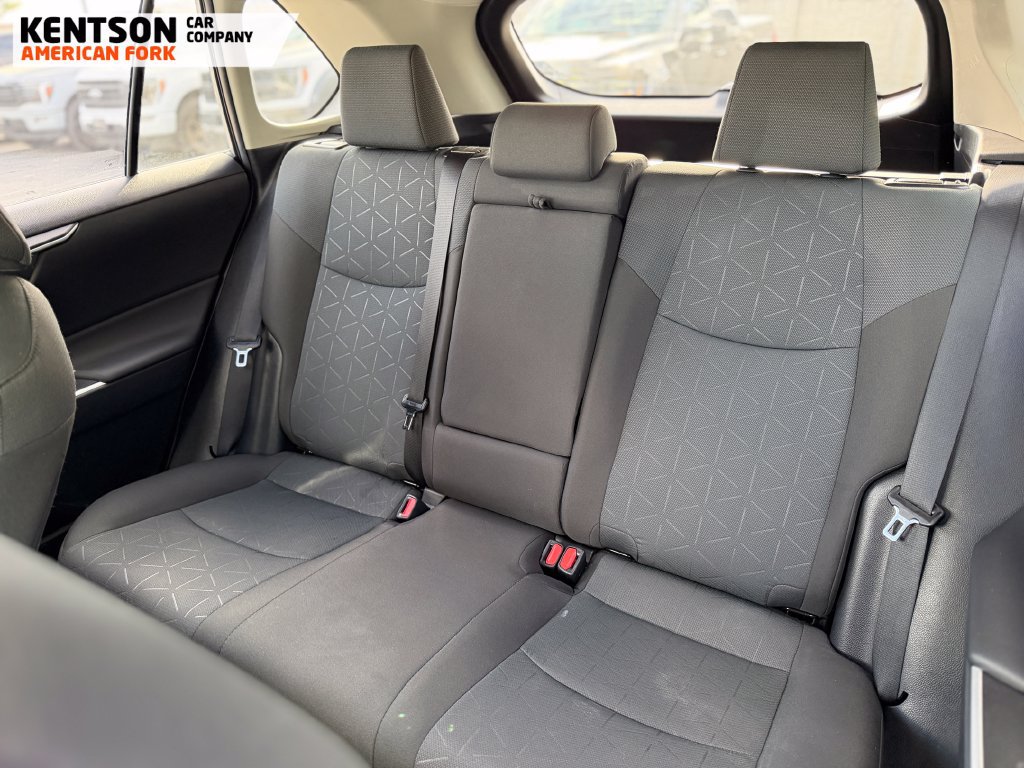 Used 2025 Toyota RAV4 XLE AWD/4WD image 28