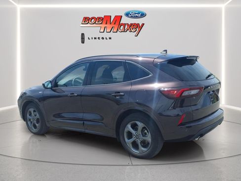 Used 2023 Ford Escape ST-Line w/ Cold Weather Package FWD image 7