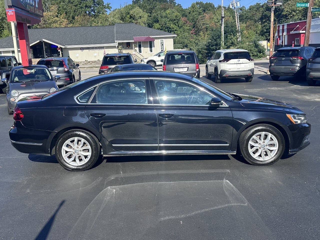 Used 2017 Volkswagen Passat 1.8T S FWD image 3