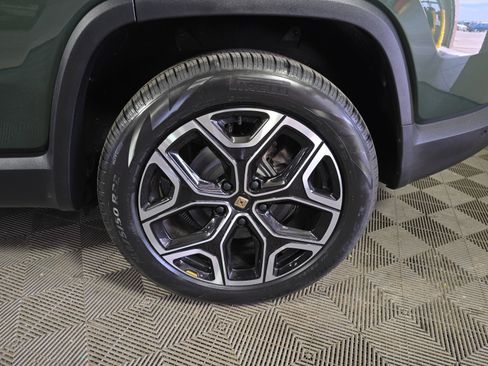 Used 2024 Rivian R1S Adventure AWD/4WD image 10