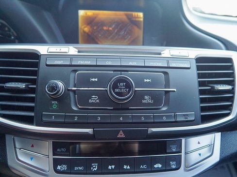 Used 2014 Honda Accord LX image 19