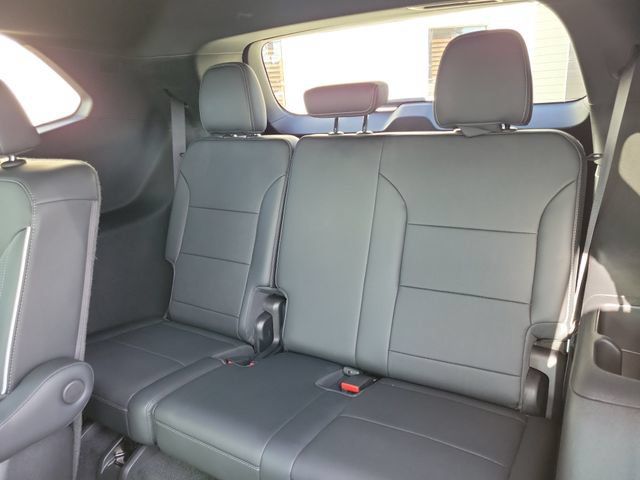 Used 2025 Buick Enclave Preferred FWD image 10