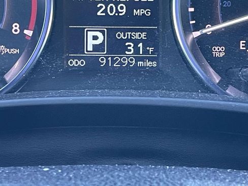 Used 2015 Toyota Highlander LE image 37