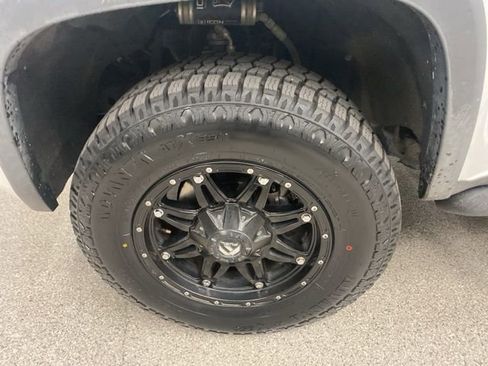 Used 2015 Chevrolet Colorado Z71 image 10