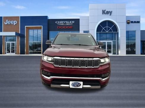 Used 2024 Jeep Grand Wagoneer L Series III AWD/4WD image 9