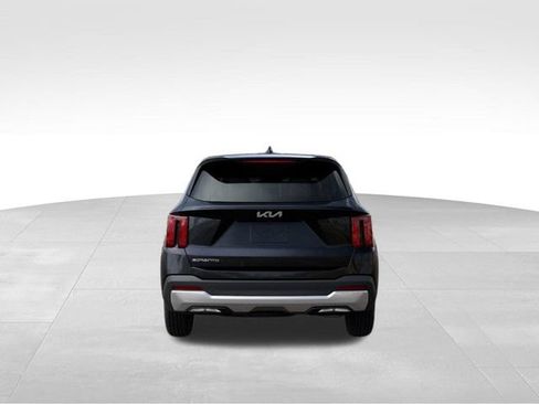 Certified 2025 Kia Sorento LX FWD image 5