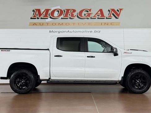 Used 2023 Chevrolet Silverado 1500 LT Trail Boss w/ LT Trail Boss Premium Package AWD/4WD image 2