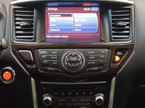Used 2016 Nissan Pathfinder Platinum w/ Family Entertainment Package image 25