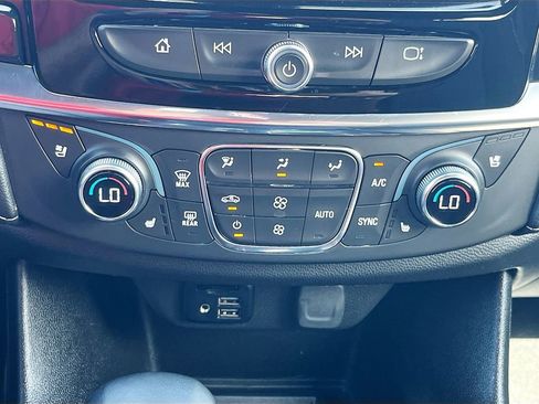 Used 2023 Chevrolet Traverse Premier w/ Redline Edition AWD/4WD image 21