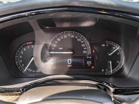 Used 2019 Cadillac XT5 FWD image 25