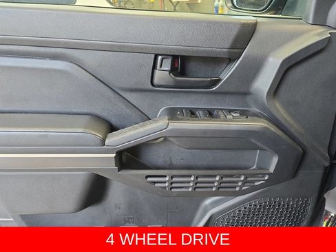 Used 2024 Toyota Tacoma SR5 AWD/4WD image 27