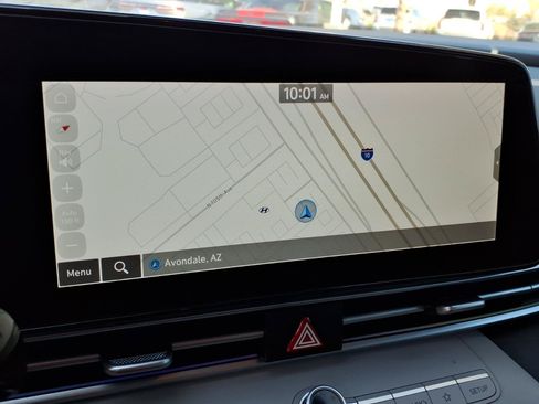 Certified 2025 Hyundai Elantra Limited FWD image 21