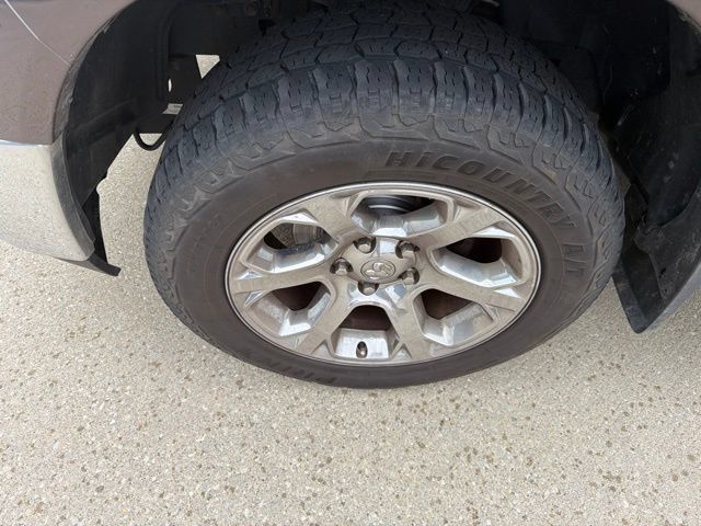 Used 2017 RAM 1500 Laramie w/ Convenience Group AWD/4WD image 3