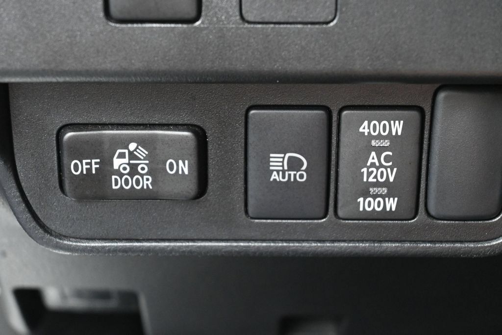 Used 2023 Toyota Tacoma TRD Sport w/ TRD Premium Sport Package AWD/4WD image 16