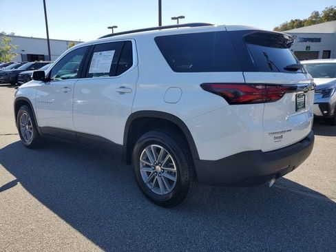 Used 2023 Chevrolet Traverse LT image 4