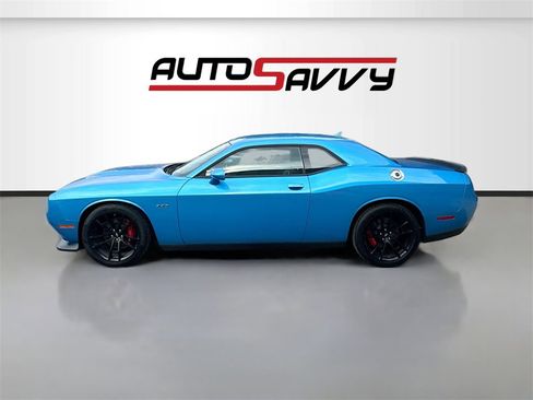 Used 2023 Dodge Challenger R/T w/ Plus Package image 4