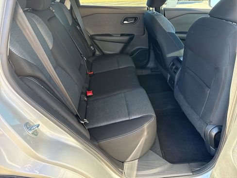 Used 2022 Nissan Rogue SV image 25