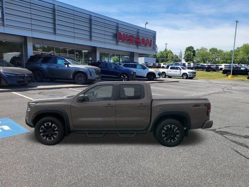 Certified 2023 Nissan Frontier 4x4 Crew Cab image 6