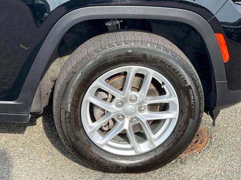 Certified 2024 Jeep Grand Cherokee Laredo X w/ Luxury Tech Group I AWD/4WD image 10