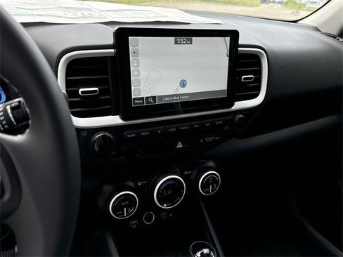 New 2025 Hyundai Venue Limited image 23