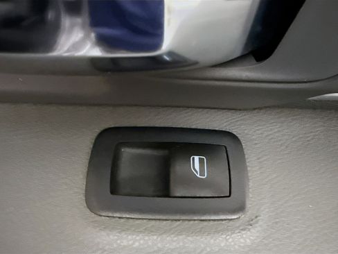 Used 2018 RAM 1500 Classic SLT w/ SLT Plus D￩cor Group image 30