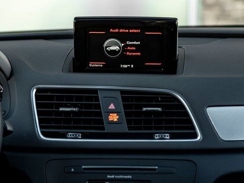 Used 2018 Audi Q3 2.0T Premium w/ Convenience Package image 22