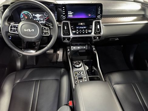 Certified 2023 Kia Sorento EX image 15