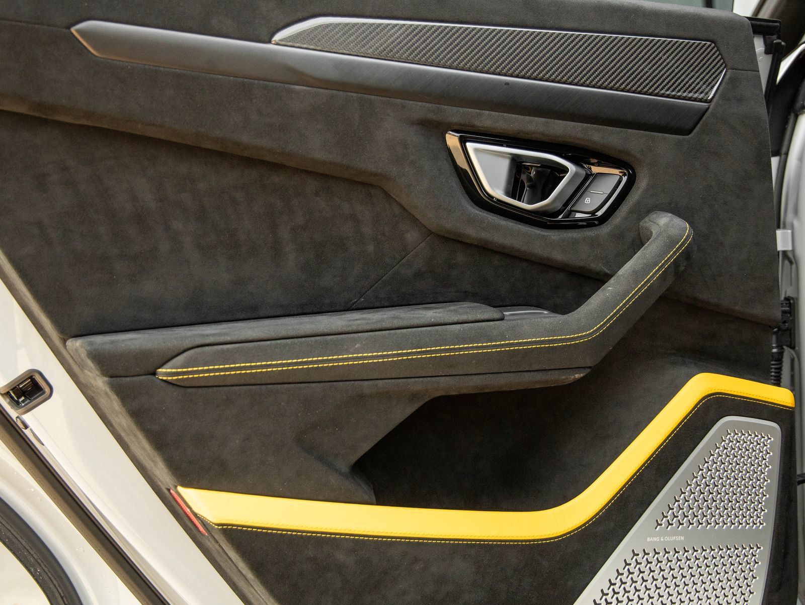 Used 2024 Lamborghini Urus Performante AWD/4WD image 41