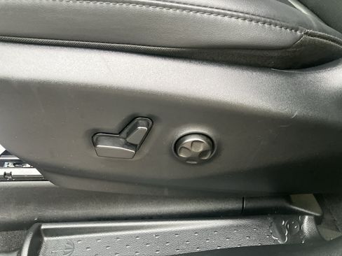 Used 2025 Chrysler Pacifica Select FWD image 21