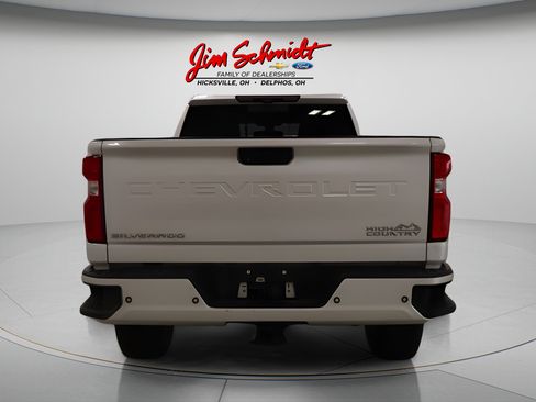 Used 2022 Chevrolet Silverado 2500 High Country w/ Z71 Off-Road Package AWD/4WD image 4