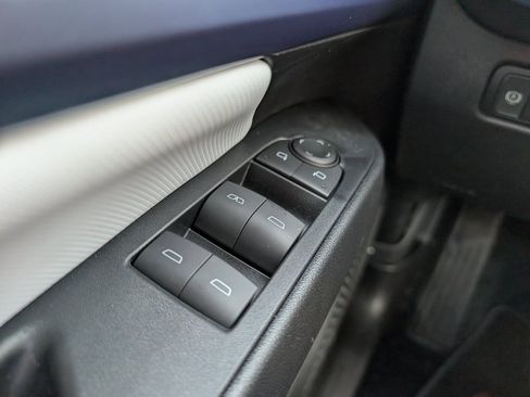 New 2026 Chevrolet Equinox EV LT image 15