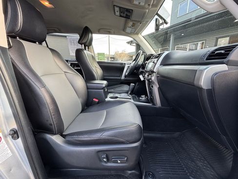 Used 2018 Toyota 4Runner SR5 Premium image 22