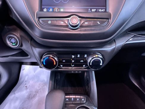 Used 2022 Chevrolet TrailBlazer LT FWD image 28
