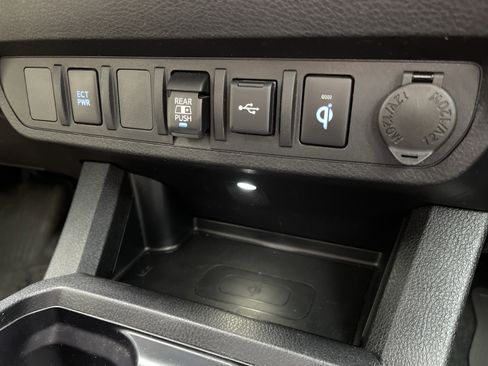 Used 2023 Toyota Tacoma TRD Off-Road image 32