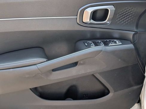 Certified 2024 Kia Sorento S FWD image 14